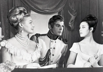 Поклонницы осаждали актера после выхода фильма «Война и мир»