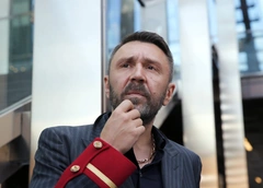 «Задница не первой свежести»: Сергей Шнуров раскритиковал ягодицы Ксении Собчак