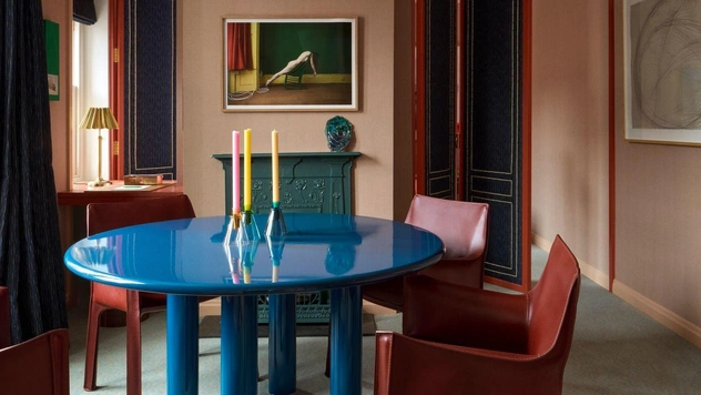 Глянец и кокон: квартира в Лондоне с яркими интерьерами от Waldo Works