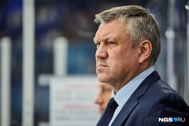 Итог игры прокомментировал новый главный тренер клуба Вячеслав Буцаев | Источник: Александр Ощепков / NGS.RU