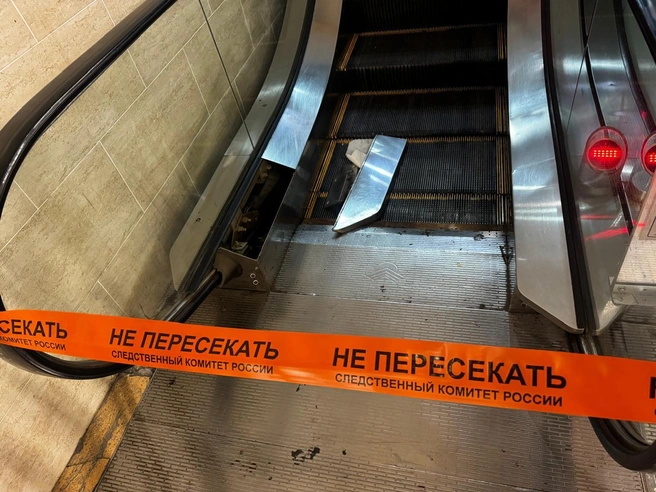 Эскалатор разобрали, чтобы достать оторванную руку ребенка  | Источник: Следственный комитет Свердловской области 