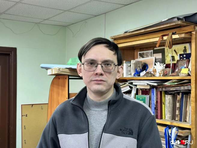 Заведующий сектора истории в Якутском музее им. Ем. Ярославского Сергей Слепцов | Источник: Илья Константинов / 14.RU