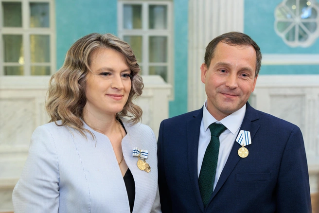 Ирина и Алексей Воложанины воспитывают пятерых сыновей | Источник: Денис Полуэктов