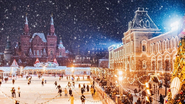 Клиенты Tele2 могут получить в подарок второй билет на ГУМ-каток
