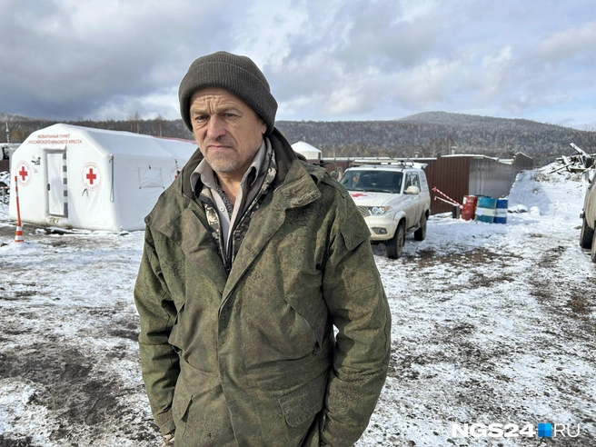 Волонтер Сергей из поселка Мина | Источник: Алексей Тайганавт / NGS24.RU