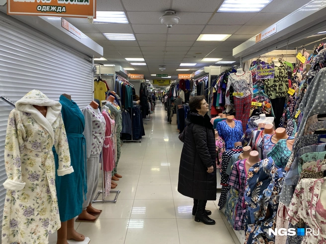 Покупатели говорят, что в «Александровском» им комфортнее, чем в других торговых центрах | Источник: Стас Соколов / NGS.RU