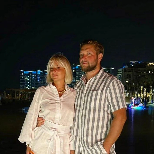 Дарья Сагалова вместе с мужем | Источник: dariasagalova / Instagram (экстремистская организация, деятельность запрещена на территории РФ)
