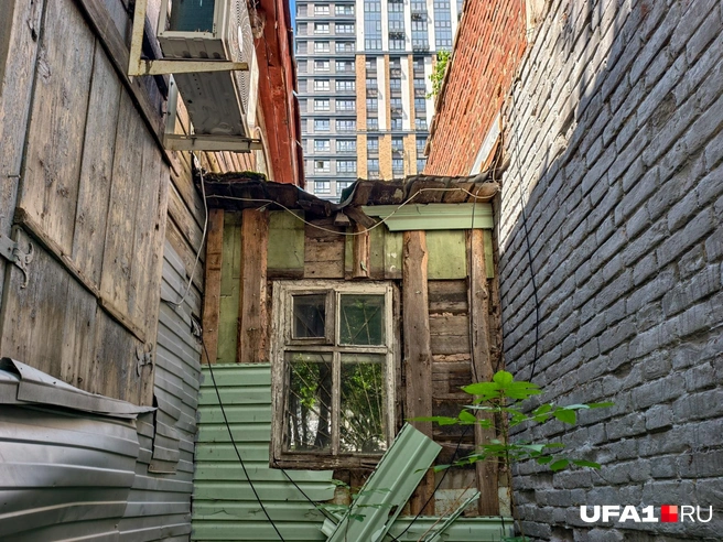 Такой вот странный контраст | Источник: Булат Салихов / UFA1.RU