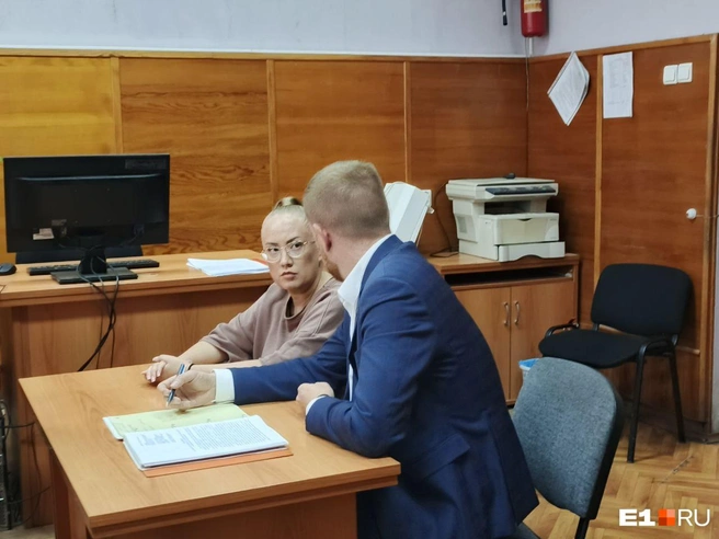 Блогерша Уланова вину не признает | Источник: Анастасия Копыркина / E1.RU