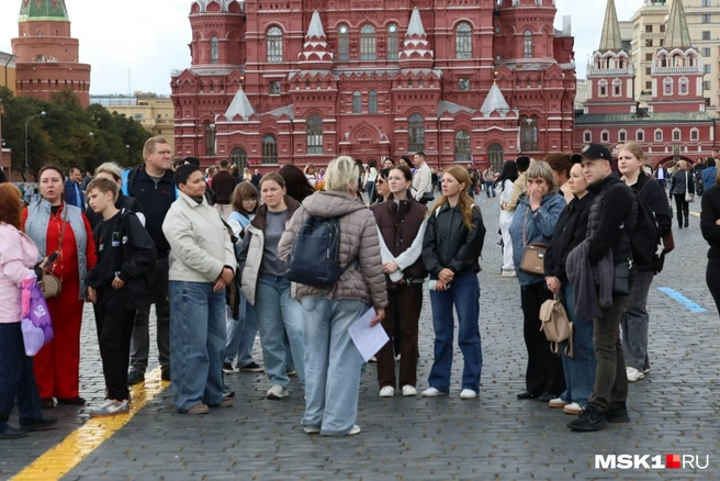 некотоые пришли на экскурсию, в основном с детьми | Источник: Артем Устюжанин / MSK1.RU