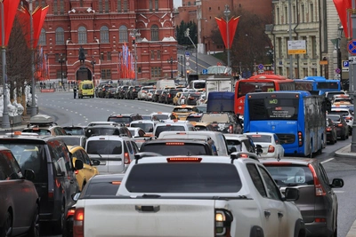 В центре Москвы перекрыли движение: список улиц