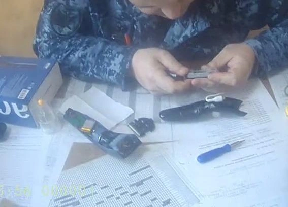 Обычная машинка для стрижки может скрывать в себе многое | Источник: ГУФСИН Кузбасса