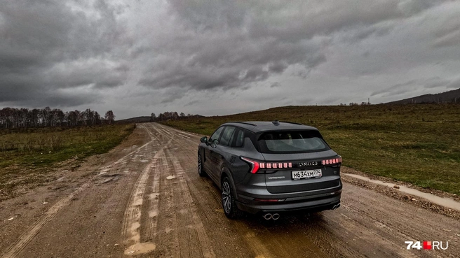 Volvo всегда гордилась коррозионной устойчивостью кузовов. Унаследовал ли Nordcross эти плюсы? Трудно сказать, но у него есть оцинковка всех кузовных панелей, кроме крыши (алюминиевому капоту оцинковка в принципе не нужна) | Источник: Артем Краснов