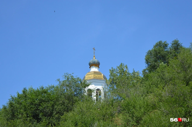 Храм Введения Пресвятой Богородицы, возвышающийся на верхней набережной | Источник: Анастасия Баринова / 56.RU