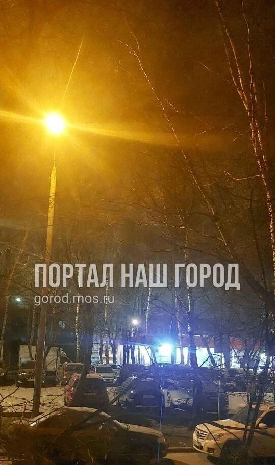 Свет бьет в квартиру | Источник: gorod.mos.ru