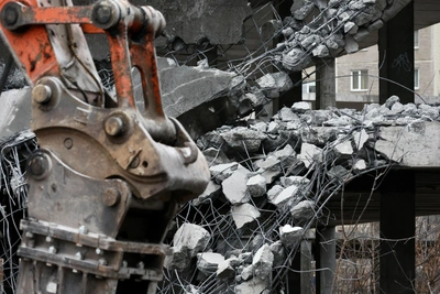 Excavator bucket strike kills Tula worker in trench