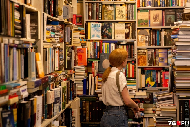 Кто бы мог подумать, что все эти книги писали для того, чтобы вы могли идеально проходить наши тесты | Источник: Кирилл Поверинов / 76.RU