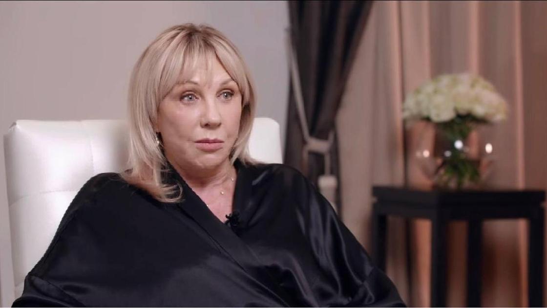 Елена Яковлева о внешности сына-фрика: &laquo;Вместо того, чтобы разобраться с болью, он идет в тату-салон&raquo;