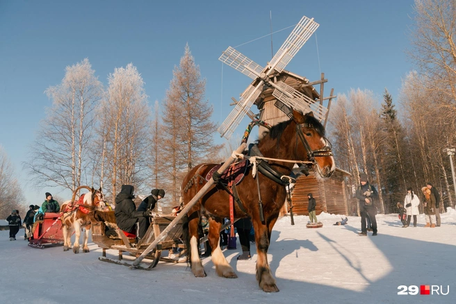 В праздники в музейном комплексе проходят традиционные гуляния | Источник: Иван Митюшёв / 29.RU 