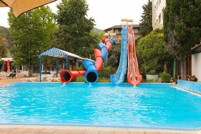 Здесь много зелени | Источник: akvapark-mz.ru
