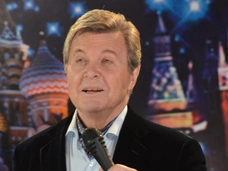 Лещенко восстановит могилу поэта Рябинина, написавшего «Обручальное кольцо», так как питерские власти бездействуют