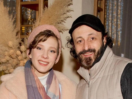 Авербух вывел на лед сына, Седокова выгуляла шубу, Родригез и Кабак надели парные «луки»: открытие катка в «Лужниках»