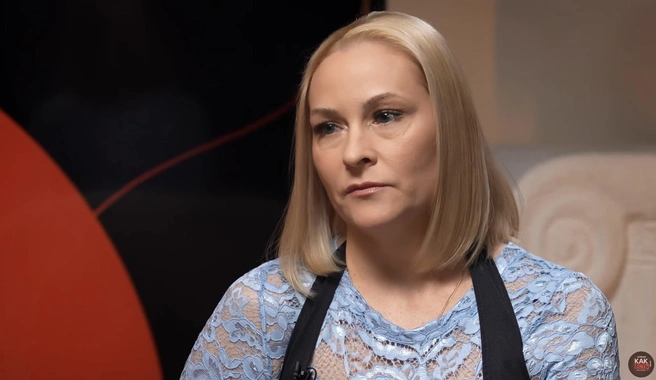 Валерия не успела поговорить с отцом, но сейчас общается с ним мысленно | Источник: КАК ЕСТЬ. Денис Пархоменко / YouTube