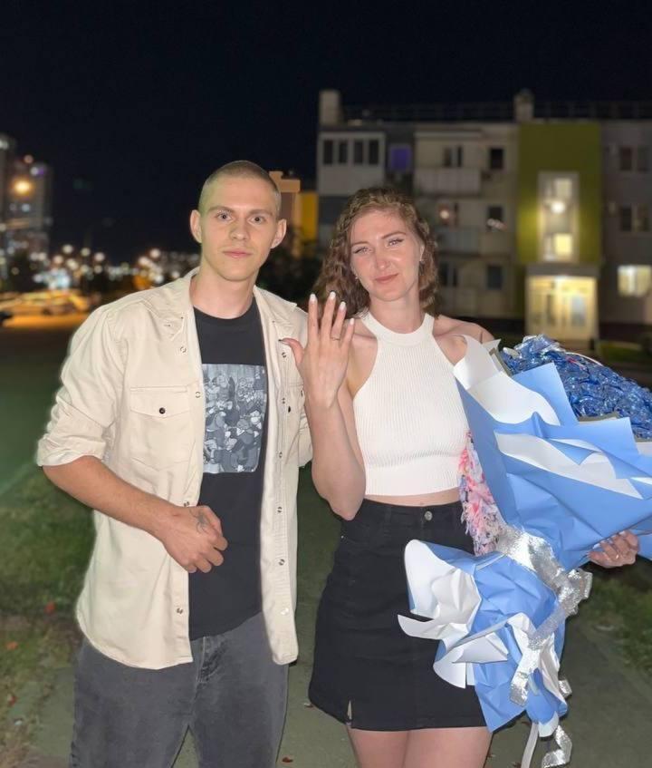 В Волгограде на парня составили протокол за шумное предложение руки и сердца девушке. Горожане раскололись на два лагеря