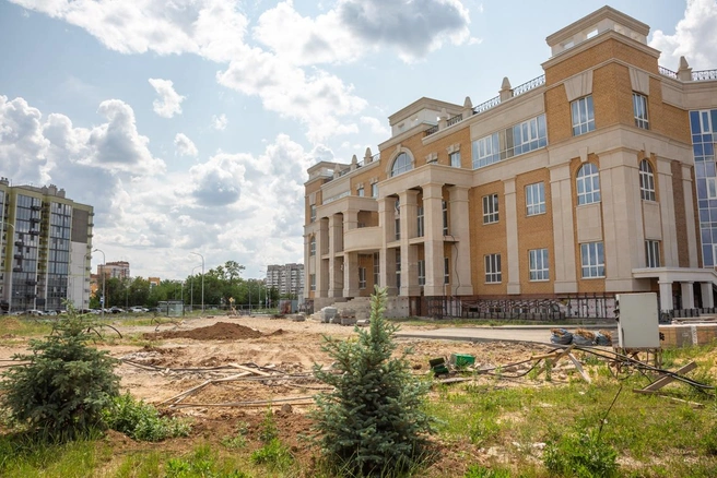 Сдать дворец планируют в 2025 году | Источник: Константин Завриков / V1.RU
