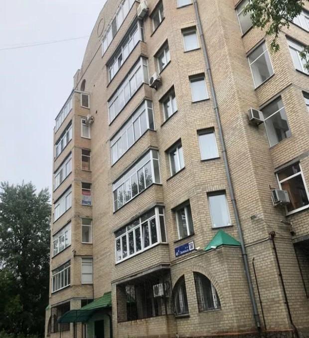 В Челябинске выставили на продажу квартиру из дела Струкова, которую за копейки арендовал экс-руководитель СК