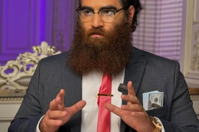 Блогер Маркарян обматерил героя войны в прямом эфире