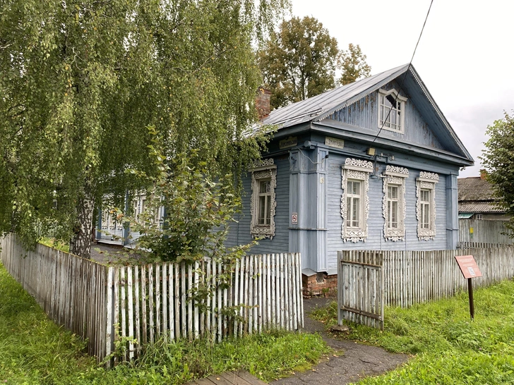 Дом, в котором в 1892 году родился, провел свое детство и до 1967 года периодически жил, работал и отдыхал художник П. Д. Корин. | Источник: Илья Барковский