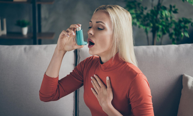 Нарколог Холдин назвал два напитка, которые могут спровоцировать приступ астмы