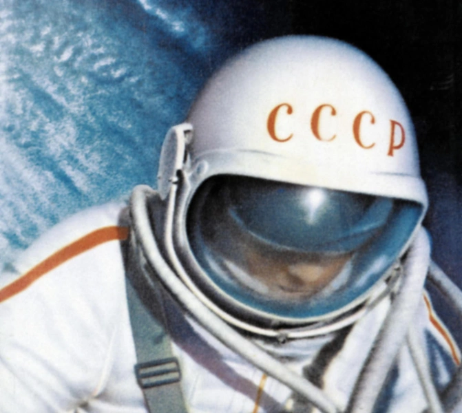 Алексей Леонов в открытом космосе | Источник: Sovfoto via Legion Media