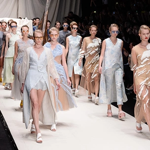Alena Akhmadullina SS16: Море-море