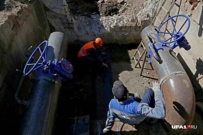Тепломагистраль на Кирова рабочие уже начали ремонтировать | Источник: Тимур Шарипкулов