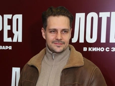 Милош Бикович о сыне, обмане ради роли и Джонни Деппе, бережно хранящем его подарок