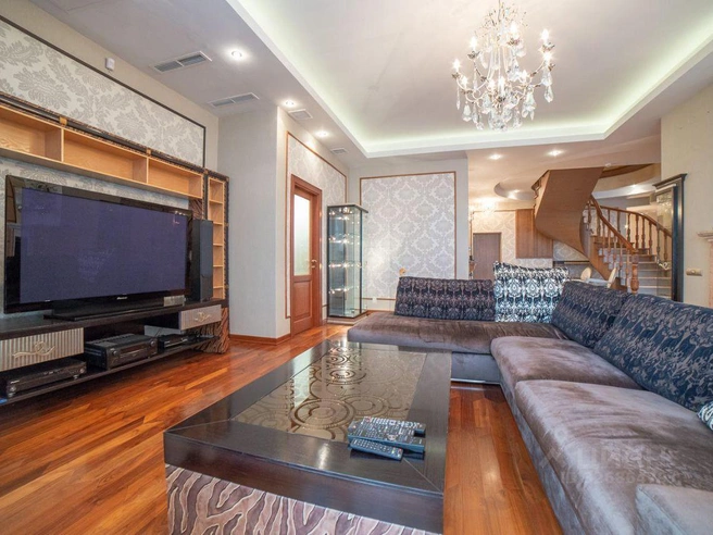 Гостиная зона объединена с кухней и столовой. | Источник: «Циан»