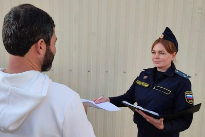 В Сочи мужчина снес незаконные строения на сельхозучастке