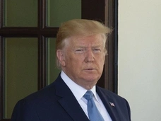 Дональд Трамп пришел на свадьбу к своим поклонникам