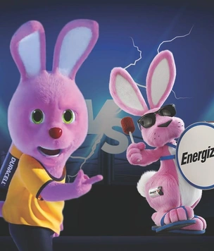 В «Твиттере» рассказали, что между кроликами Duracell и Energizer много лет идет нешуточная война