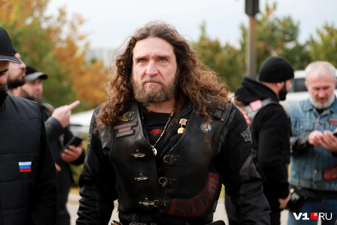 Александр Залдастанов считает, что погибшие на СВО мотоциклисты воплотили в себе восьмой отдельный мотоциклетный полк Сталинграда | Источник: Константин Завриков / V1.RU