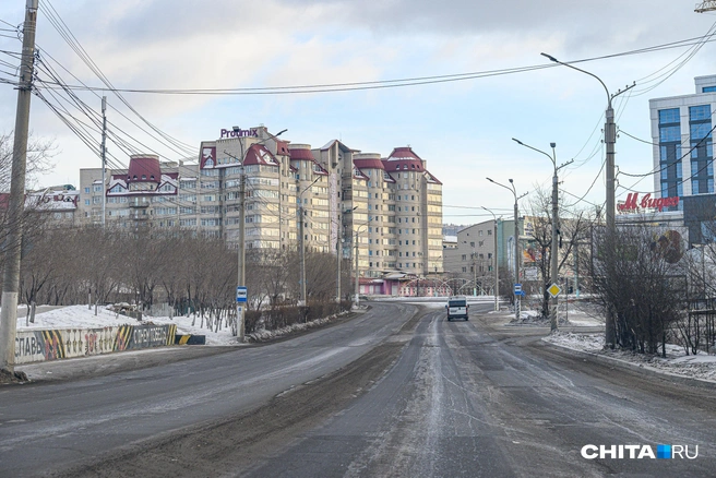 Улица Генерала Белика — одна из самых оживленных в городе | Источник: Олег Федоров / CHITA.RU