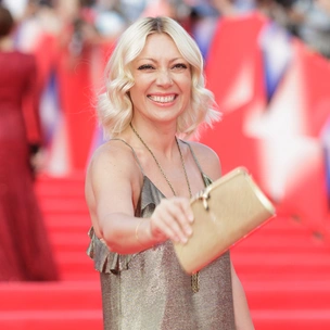 Самые яркие образы красной ковровой дорожки на закрытии ММКФ-2016