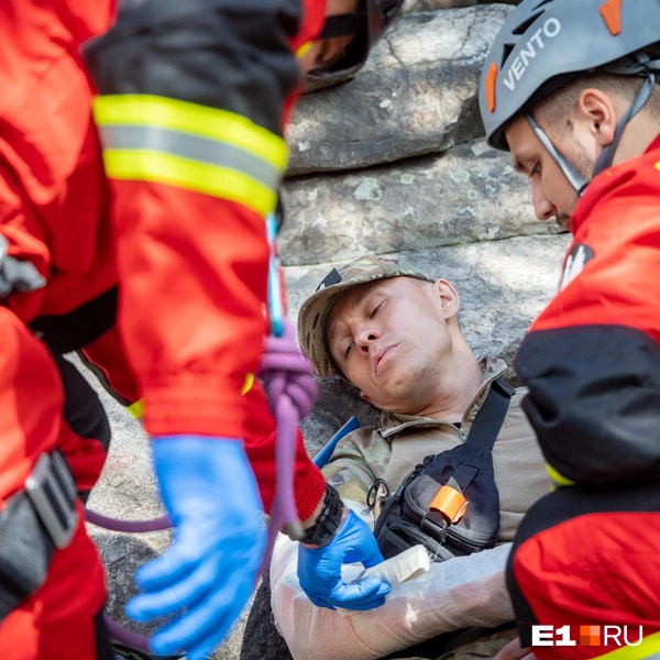 На подобные выезды всегда отправляется фельдшер | Источник: Владислав Лоншаков / E1.RU