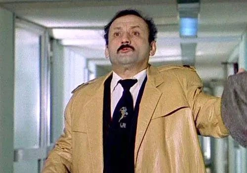 Герой Семёна Фарады&nbsp;— казалось бы, совершенно не важный для сюжета. Но с точки зрения психологии он играет в нём не последнюю роль | Источник: kinopoisk.ru