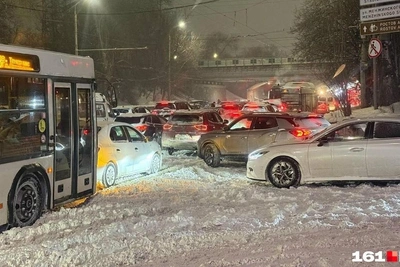 Rostov residents criticize mayor's team as snow collapse paralyzes city