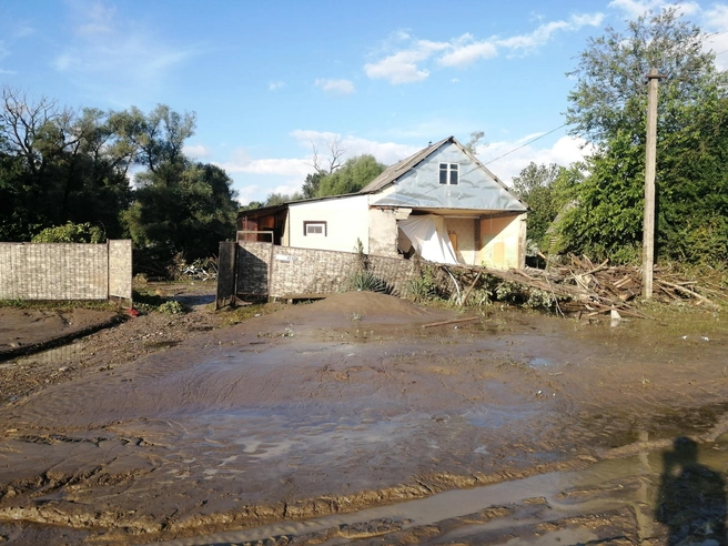 В Горячем Ключе, как и по всему краю, вода разрушила сотни домов | Источник: Роман Кононенко