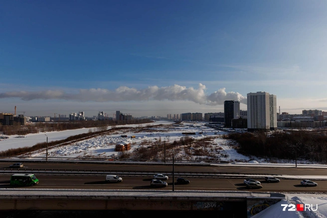 С другой стороны Профсоюзной практически ничего не стоит. Только одинокий кирпичный домик, недавно восстановленный. Вероятно, в будущем здесь тоже вырастет жилой комплекс. И не один | Источник: Ирина Шарова / 72.RU