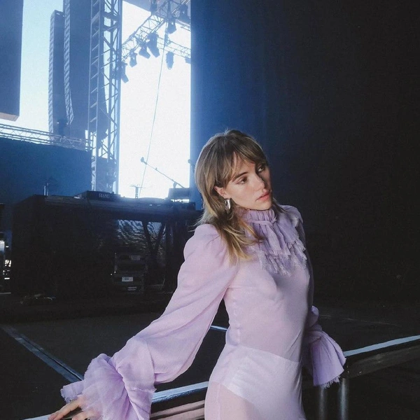 Источник: @sukiwaterhouse